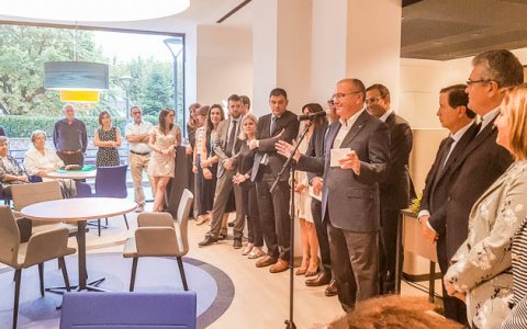 L'alcalde de Reus, Carles Pellicer, en un moment de la inauguració de l'oficina. FOTO: CEDIDA.