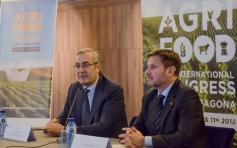 El president del Port de Tarragona, Josep Andreu, i el president de Puertos del Estado, José Llorca, durant la presentació de l'Agrifood 2018.