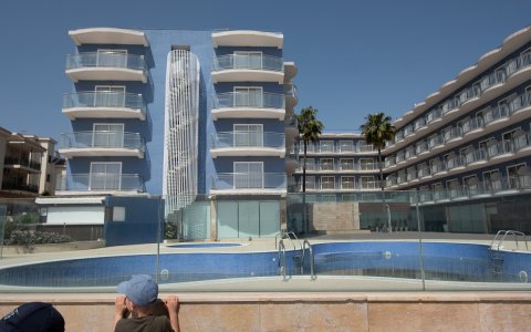 El sector hoteler creu que no és moment per gravar més la seva activitat.