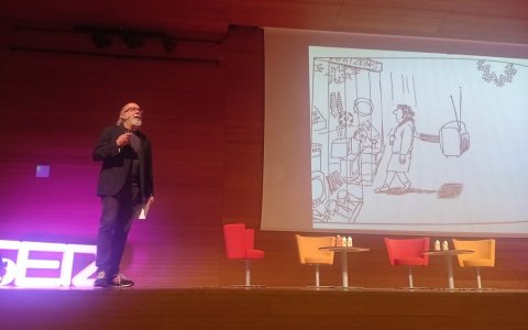 El prestigioso publicista Toni Segarra fue uno de los ponentes de la jornada.