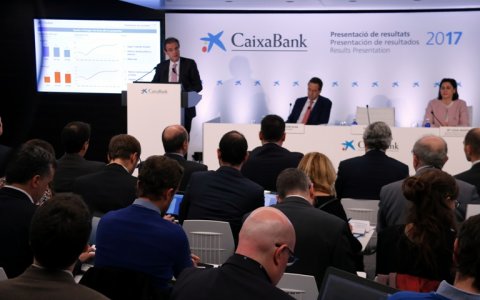 La roda de premsa de presentació de resultats de Caixabank, avui a València.