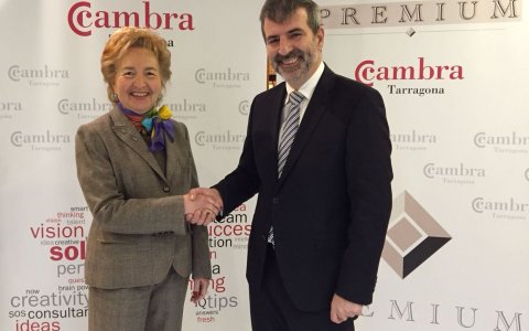 Laura Roigé, presidenta de la Cambra de Tarragona, i Miguel Ángel González, gerent de Parc Central. FOTO: CEDIDA.