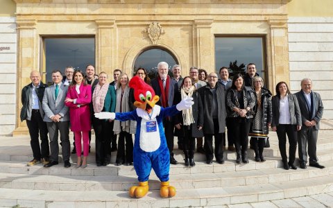 El president del Patronat de Turisme de la Diputació, Martí Carnicer, amb els ens signants. FOTO: CEDIDA.