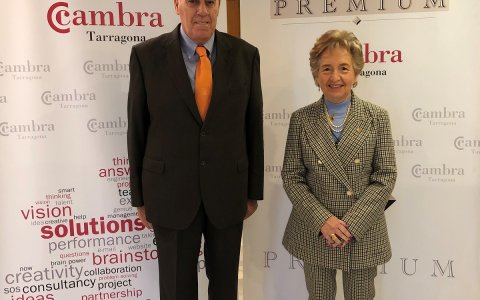 Laura Roigé, presidenta de la Cambra de Comerç de Tarragona, amb Jaume Borrell, president de Biovet.