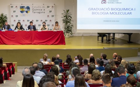 A la taula d’esquerra a dreta: Joan Miquel Capdevila, Belén Brota, Josep Pallarès, Yolanda Cesteros i Montserrat Pinent