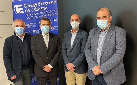 Antonio Terceño (degà de la Facultat d’Economia i Empresa de la URV), Miquel Àngel Fúster (president del CEC a Tarragona), Fernando Aldecoa (dtor. gral. d’Operacions i Finances de PortAventura) i Agustí Segarra (catedràtic d’Economia de la URV).