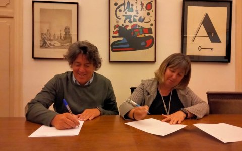 Paco Lari, director general de Salut i Treball, i Meritxell Barberà, presidenta de la Unió de Botiguers de Reus.