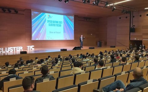 Més de 300 joves amb vocació tecnològica van participar a l’speed dating per conèixer de primera mà les oportunitats que ofereix el sector TIC.