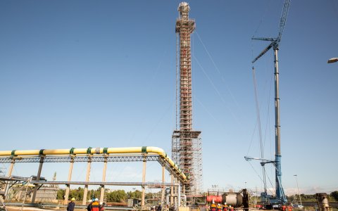 Una imatge dels treballs que es duen a terme a les instal·lacions de Repsol. FOTO: CEDIDA.