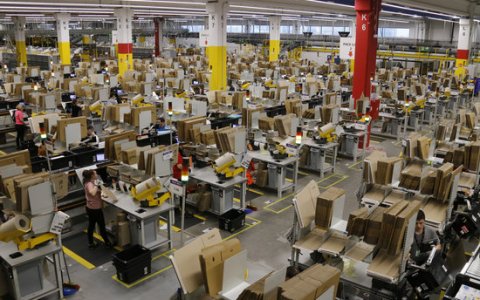 Imatge del centre logístic d'Amazon a El Prat. FOTO: ACN.