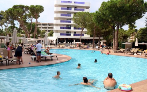 Imatge d'un hotel de Salou aquest estiu. FOTO: ACN.