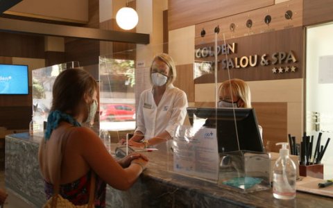 Una imatge de la recepció de l'hotel Golden Port Salou. FOTO: ACN.