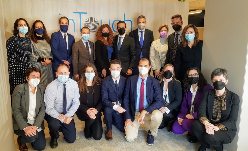 L'equip de l'oficina inTouch. FOTO: CEDIDA.