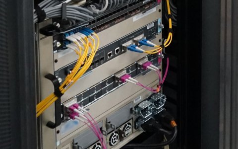 Una imatge d'una connexió de fibra òptica. FOTO: CEDIDA.