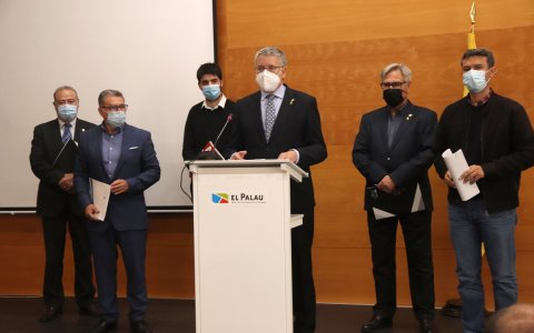 Compareixença dels alcaldes que subscriuen el manifest.