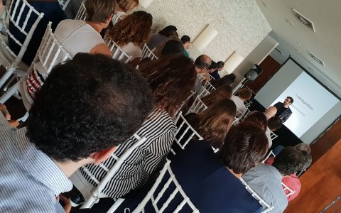 La trobada, de caire informal, ha servit per intercanviar experiències. FOTO: CEDIDA.