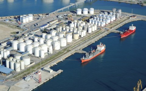 El Moll de la Química és el gran dinamitzador de les mercaderies d'aquest sector, el més important al Port de Tarragona.