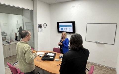 Una presentació de producte a les noves oficines d'NT Sensors a Vila-seca.