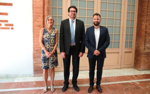 L'alcaldessa de Vandellòs i l'Hospitalet, Assumpció Castellví; el secretari d'Empresa de la Generalitat, Jaume Baró; i l'alcalde d'Ascó, Miquel Àngel Ribes.
