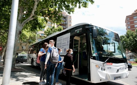 El bus és el mitjà més utilitzat a la costa.