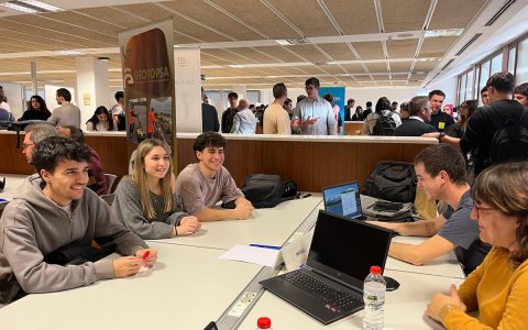 El Campus Sescelades va acollir la jornada en format 'speed dating'.
