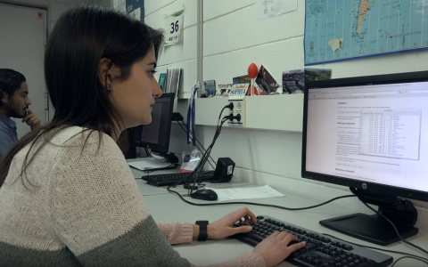 Les dones segueixen en minoria al grau d'informàtica.