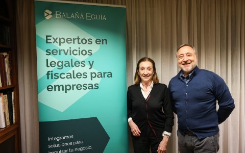 Misericòrdia Borràs i Javier Balañá a la seu de Balañá Eguía de la Plaça Prim de Reus.