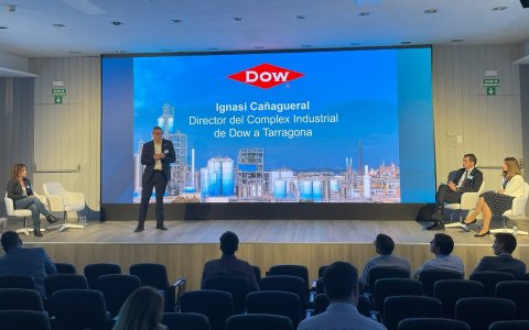 El director de Dow a Tarragona, Ignasi Cañagueral, durant la presentació de l'estratègia de descarbonització de la companyia.
