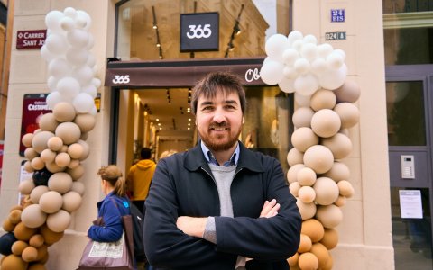 Agustín Tena, director general del grup, a la nova botiga de Reus.