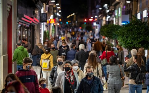 El sector percibe cierto dinamismo, pero Reus, Cambrils o Tarragona han sufrido un fuerte impacto por los cierres perimetrales de fin de semana. FOTO: XAVI JURIO.