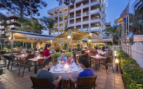 Una imatge de la terrassa de l'hotel 4R Casablanca Playa. FOTO: CEDIDA.