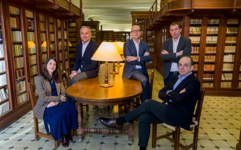 De izquierda a derecha: Almudena Verástegui, irectora de la oficina de Madrid; David Giménez, director del área de Crédito; Iván Pous, responsable técnico; Ángel Serrano, responsable de cuentas; y Félix Oliva, CEO de Protego.