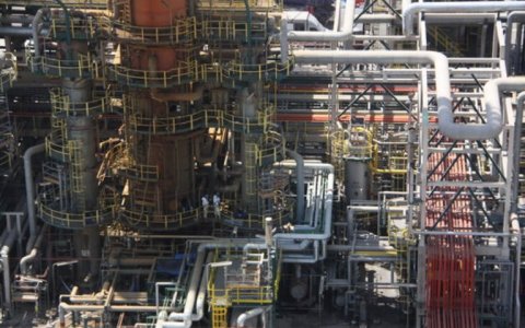 Instal·lacions de Repsol a La Pobla de Mafumet.