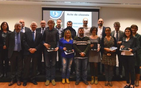 Els guardonats amb els representants de les entitats i els presidents de SECOT. FOTO: CEDIDA.