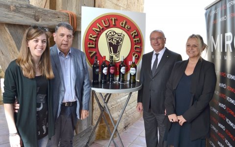 Vermuts Miró ha dissenyat una etiqueta que identifica el vermut amb la ciutat. FOTO: CEDIDA.