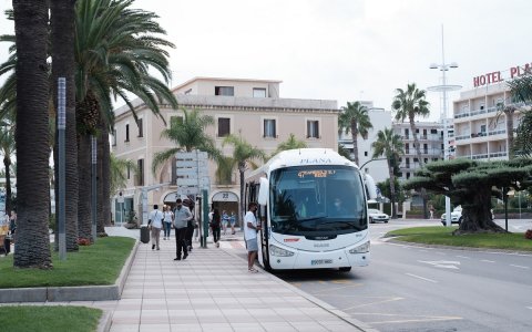 Una investigació de la URV demostra la relació entre transport públic i competitivitat turística.